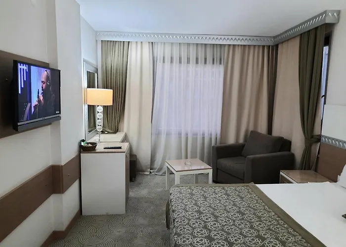 Otel Nadir Business 3*
